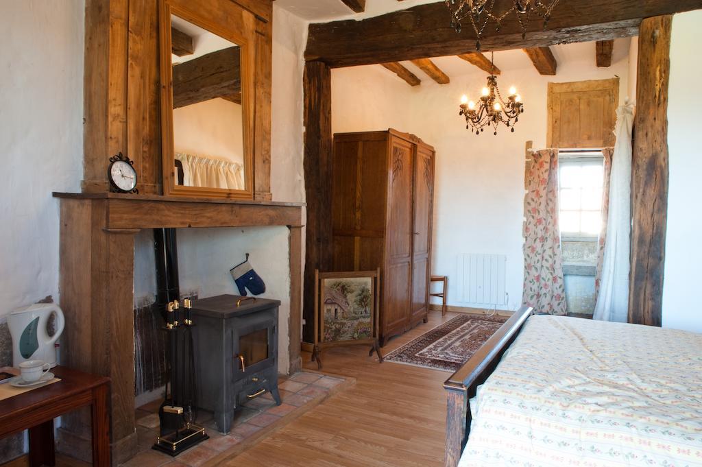 L'Ancien Presbytere Chambres D'Hote Ou Gite Le Dorat Room photo