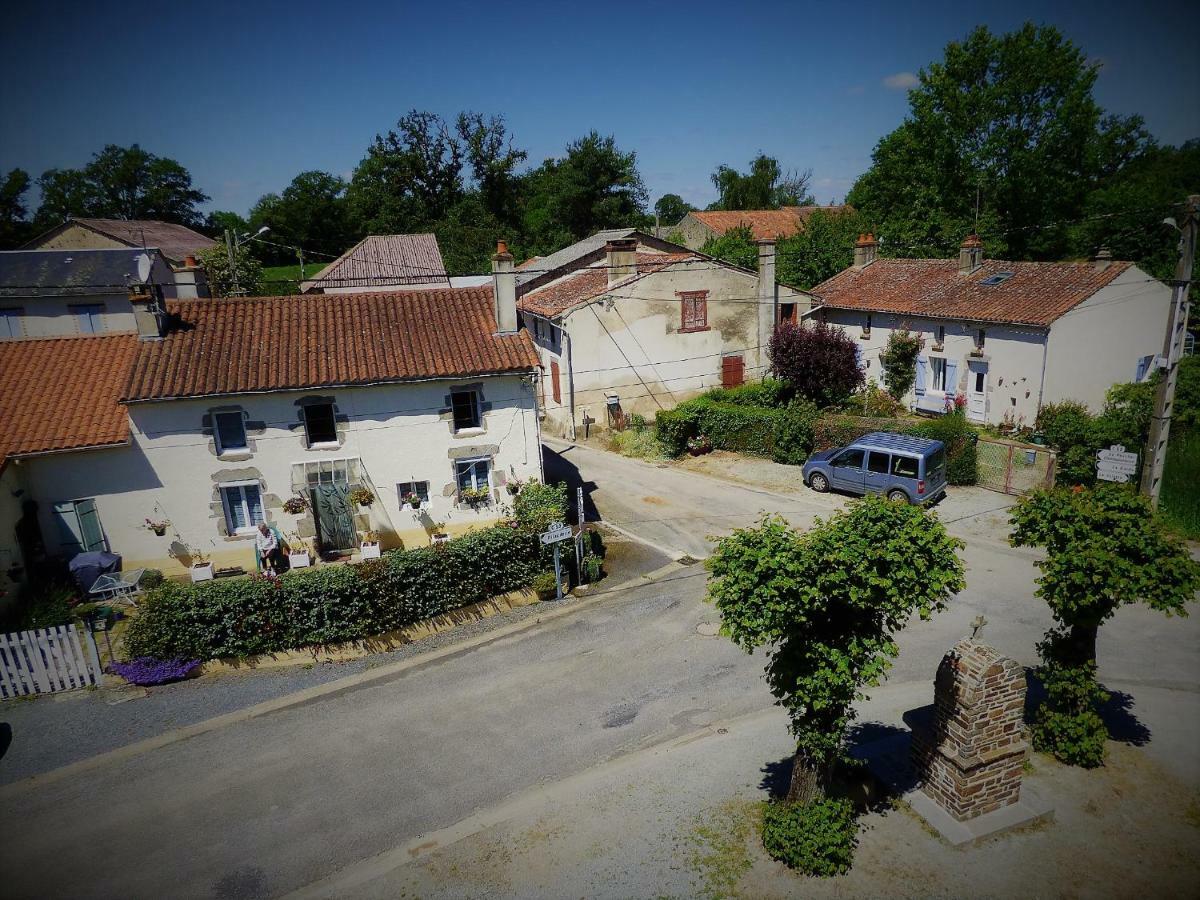 L'Ancien Presbytere Chambres D'Hote Ou Gite Le Dorat Exterior photo